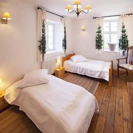 La Maison Im Park Von Schloss Nyaraló Schmidtheim