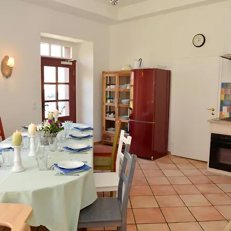 La Maison Im Park Von Schloss Nyaraló Schmidtheim