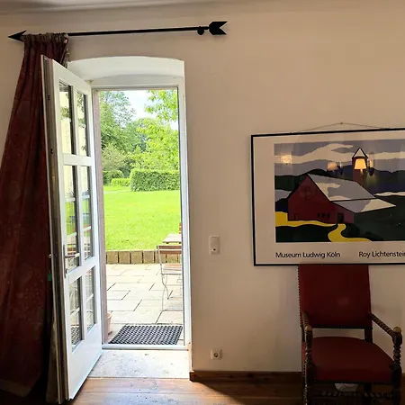 La Maison Im Park Von Schloss Nyaraló Schmidtheim