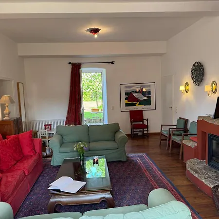 La Maison Im Park Von Schloss Nyaraló *