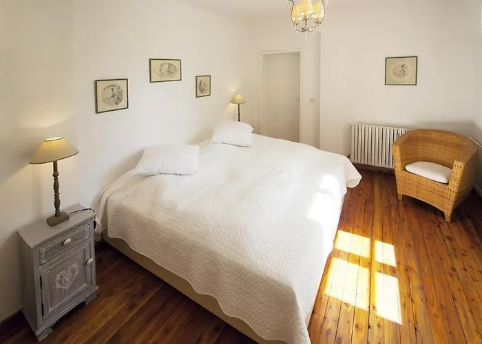 La Maison Im Park Von Schloss Сasa de vacaciones *