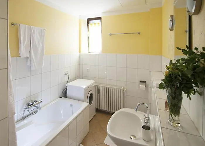 La Maison Im Park Von Schloss Сasa de vacaciones *