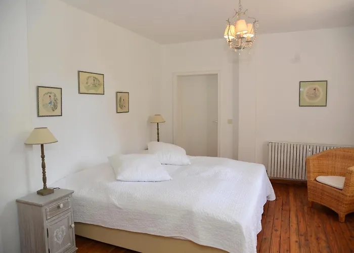 La Maison Im Park Von Schloss