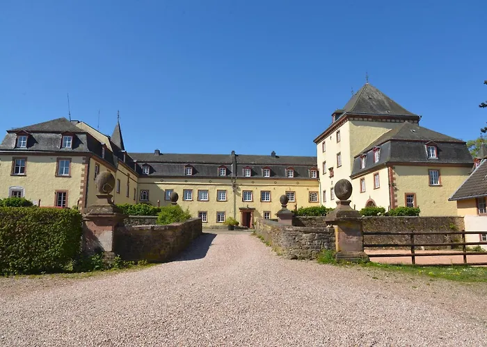 La Maison Im Park Von Schloss *