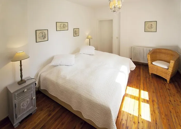 La Maison Im Park Von Schloss